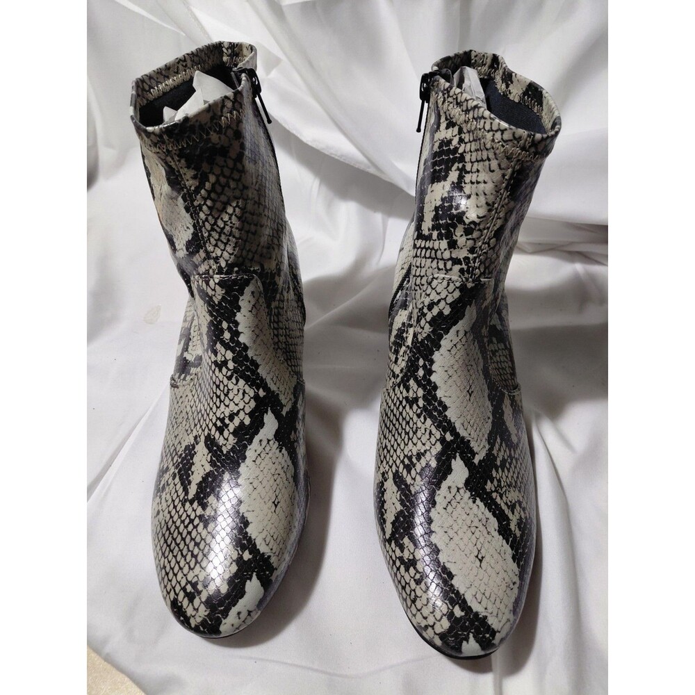 Womans Time & Tru Brown Black Snake Print Side Zip Block Heel Ankle Boots Sz. 11